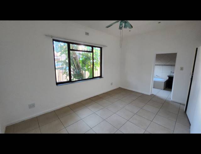 6 BEDROOM HOUSE FOR SALE IN UVONGO